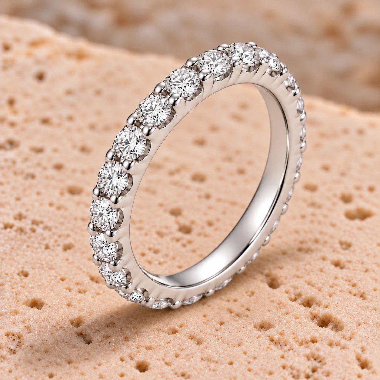 Full eternity ring · 0.05 ct diamonds · Weißgold