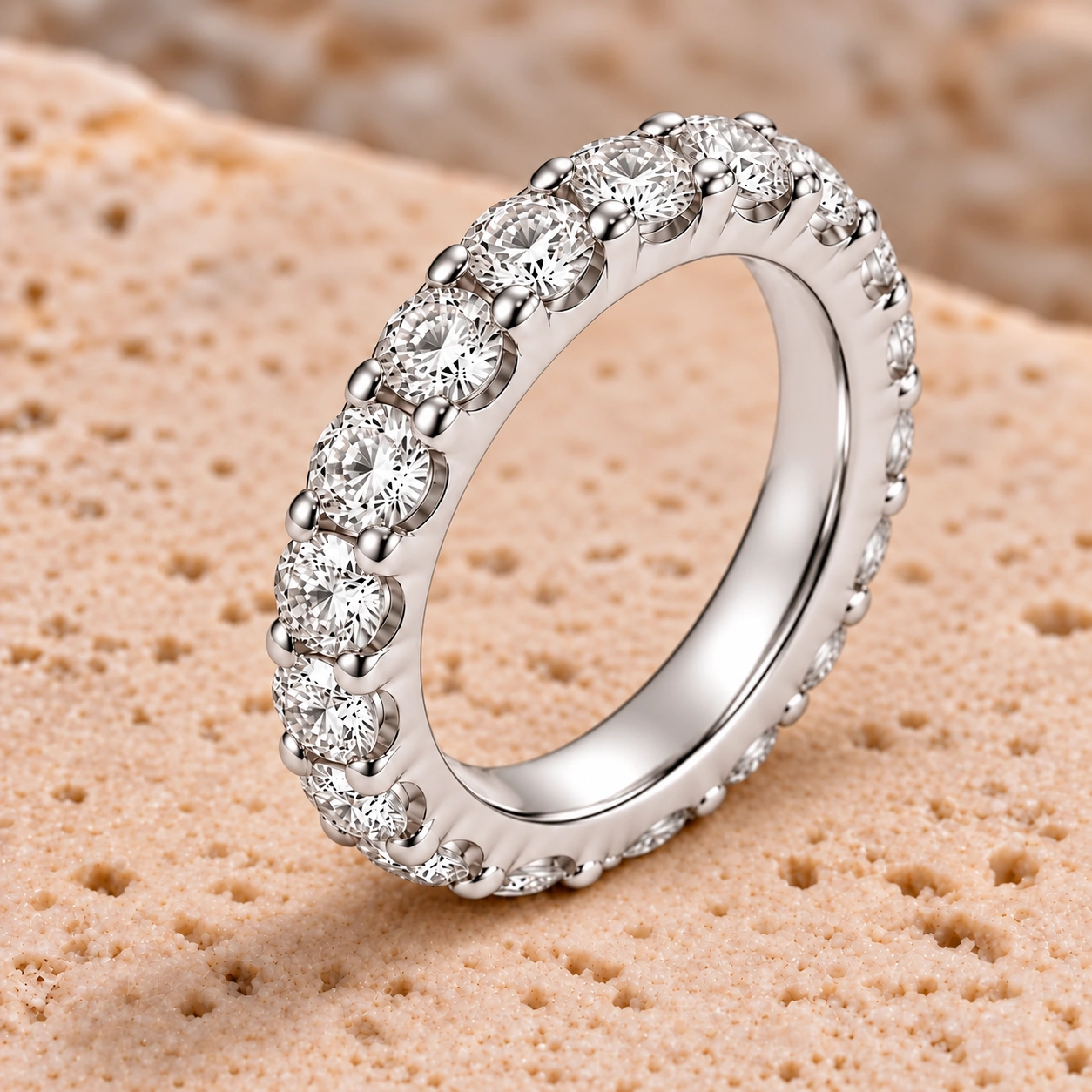 Full eternity ring · 0.10 ct diamonds · Weißgold